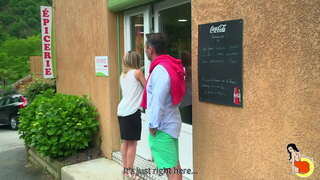 ƀ�感的Tiffany Leiddi得到hardfucked用硬鸡巴的家伙