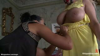 Brunette parum dominatrix Sandra Romain whips ingens libris alta flava Czech lesbia servus Angelus Wicky tunc ani futuit eius in funem servitute, videlicet lorum, in gallus