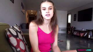 Tiegħi a. d. tieħu sab għarus tagħha tkun ġiet qerq fuq tagħha u li jixtiequ li jiksbu lura fil-lilu hi staqsa lill-mara tagħha u ħalli tagħha jieħdu ritratti tal-us - Garden Ġappuniż