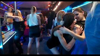 Strring fel mézek, s vad bikával, szüksége van