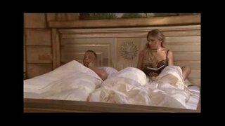 شقراء ألمانية مطيع جدا لا تضيع وقتك مع اثنين من الملاعين